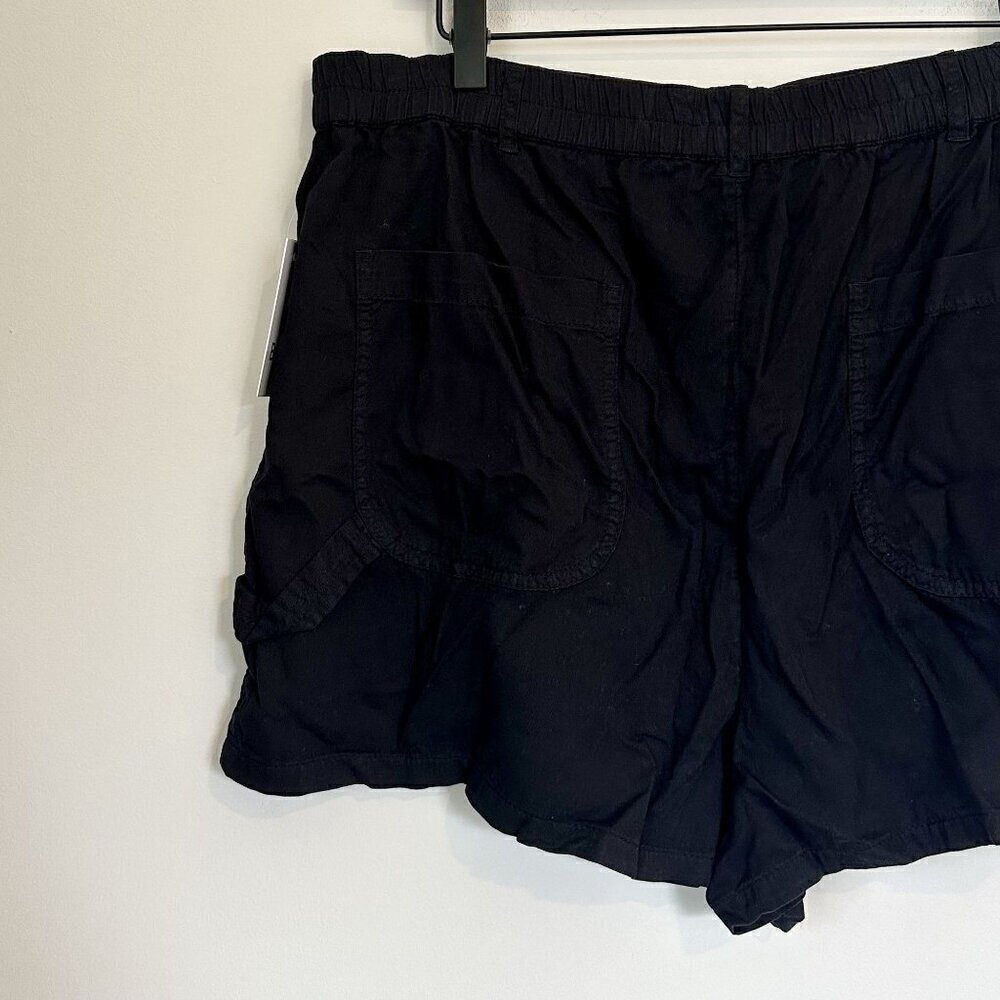 NWT BP by Nordstrom Black Pull-On Cargo Shorts - Size: 1X - Picture 7 of 8